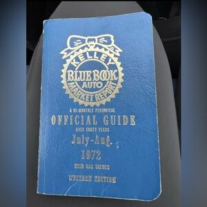 Vintage 1972 Kelly Blue Book Auto Market Report - Blue
